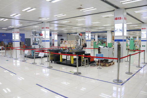 中國五交化互聯網商會與江蘇省工商聯五金機電商會會長周才炳訪問機器人科創城，深化五金交電產業合作